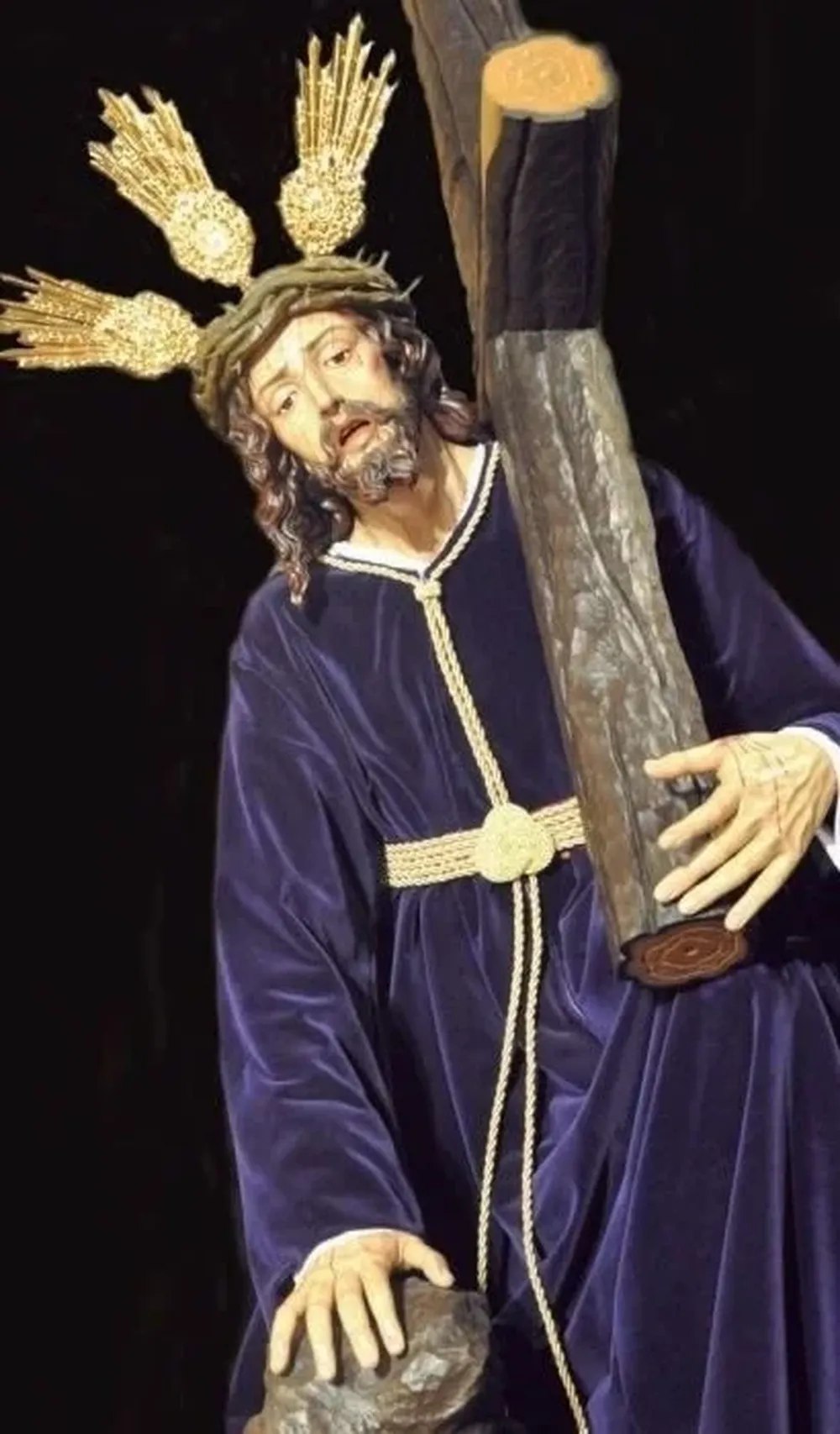 El Cristo de la Tres Caídas procesiona por primera vez este Miércoles Santo.