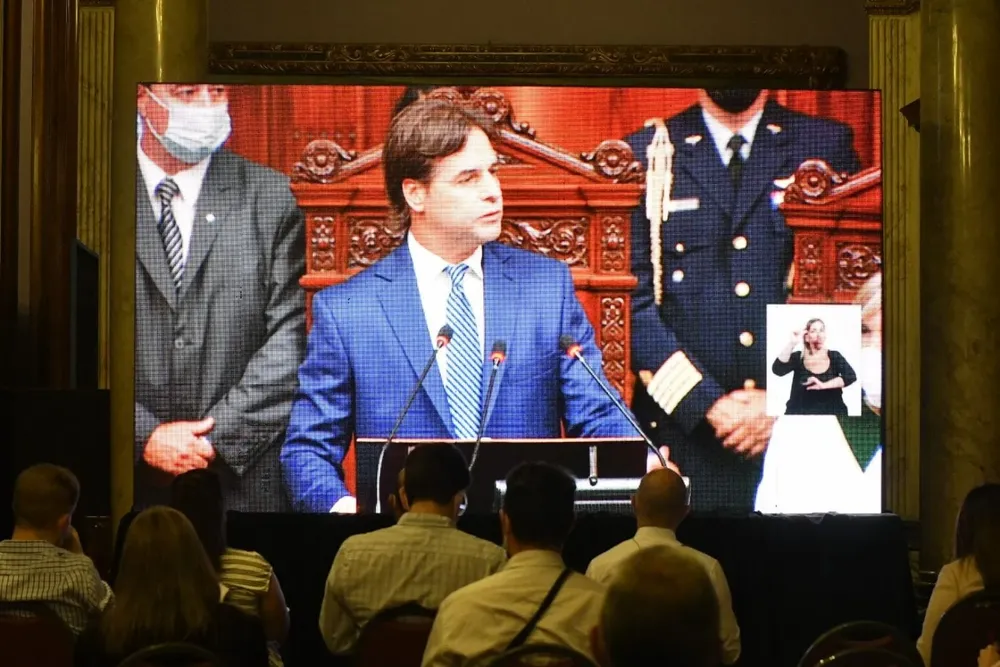 El gobierno bajaría este impuesto en 2023 si se dan resultados satisfactorios en la economía en 2022, explicó Lacalle en su discurso ante el Parlamento