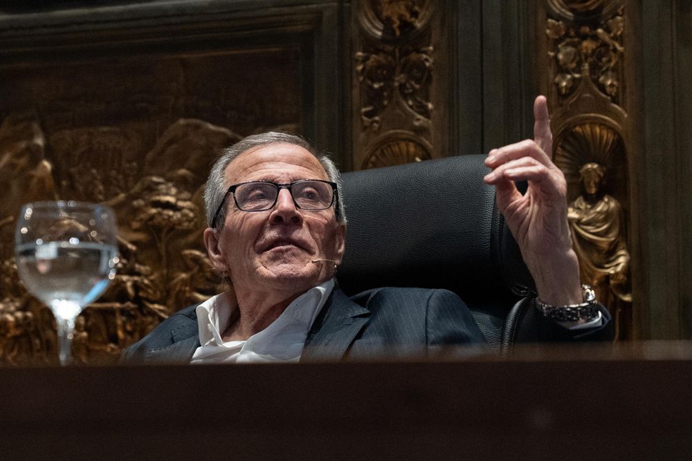 El exseleccionador de Uruguay, Óscar Washington Tabárez, presenta su libro 'Las puertas de la memoria'