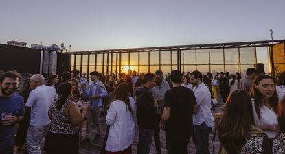Un espacio para conectar: así es el nuevo rooftop de Sinergia