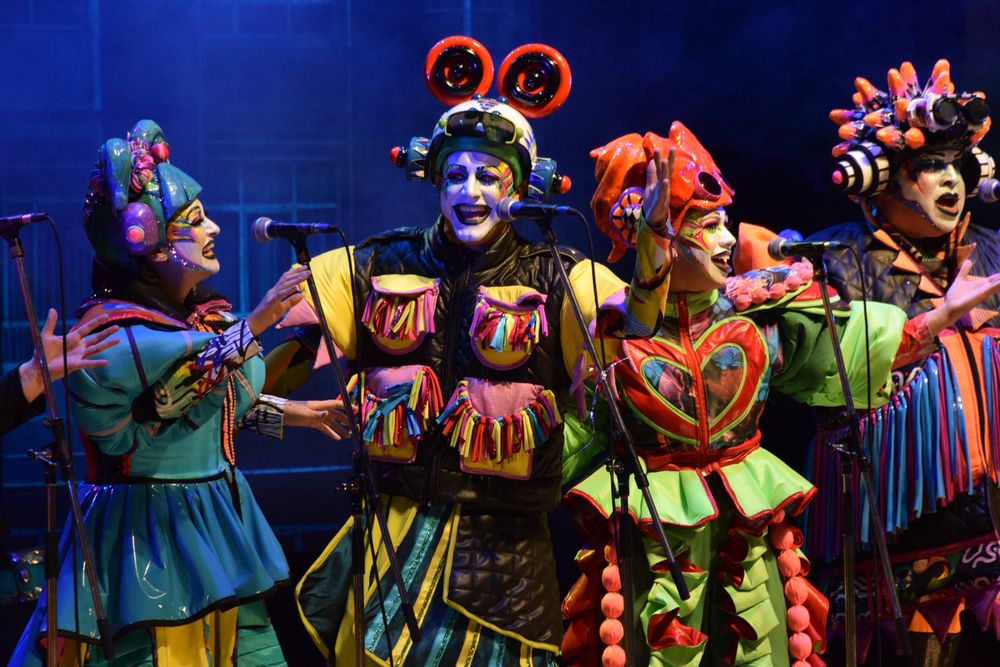 Noche de Fallos: todo el mundo carnavalero expectante.