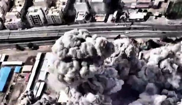 Una imagen capturada de un video difundido por el ejército israelí el 1 de marzo de 2026 muestra los ataques a gran escala contra “la sede del régimen terrorista iraní” en Teherán el 1 de marzo.