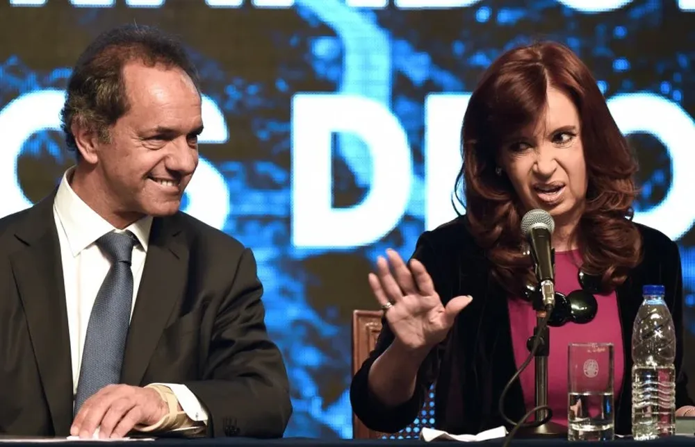 El país vive la recta final hacia los comicios, con Daniel Scioli como favorito para suceder a Cristina Fernández.