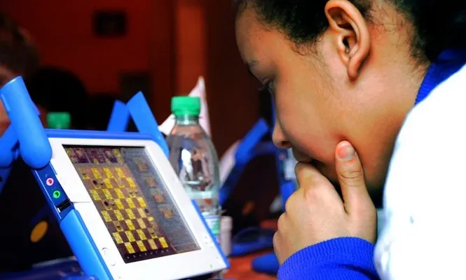 Según docentes, solo un cuarto de liceales llevan su ceibalita a diario