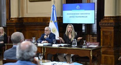 El Senado aprobó el dictamen de la ley antimafias con un duro enfrentamiento entre Carolina Losada y Oscar Parrilli