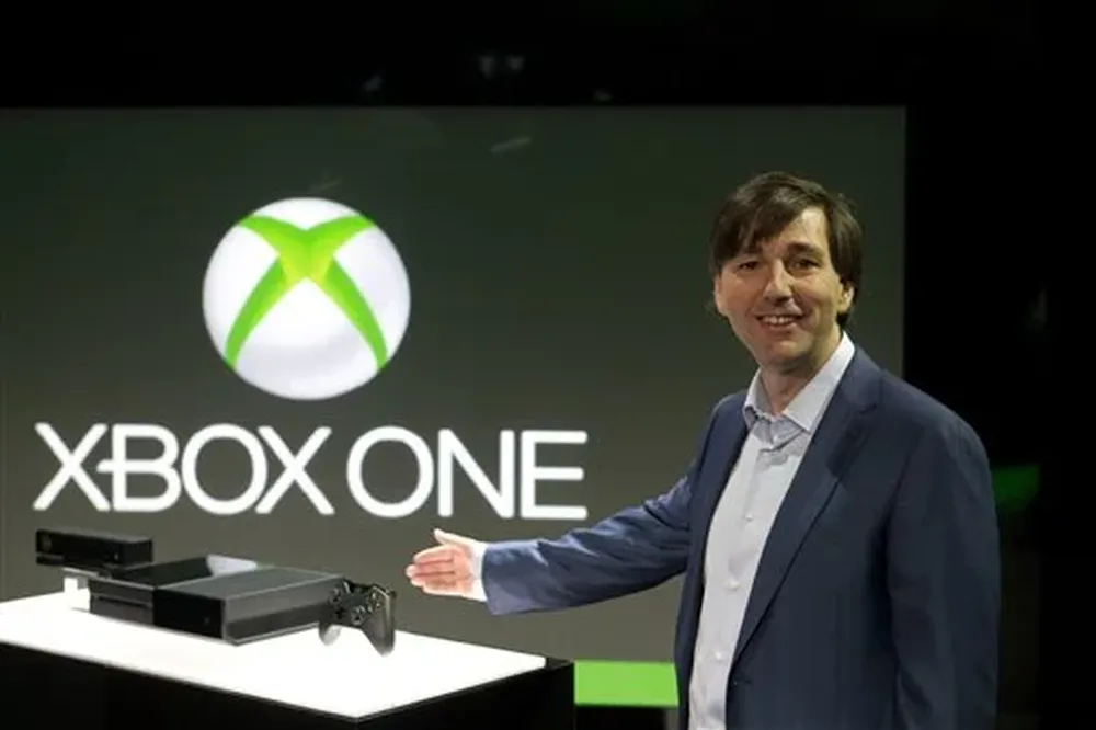 Don Mattrick, presidente de Interactive Entertainment Business en Microsoft, devela el Xbox One