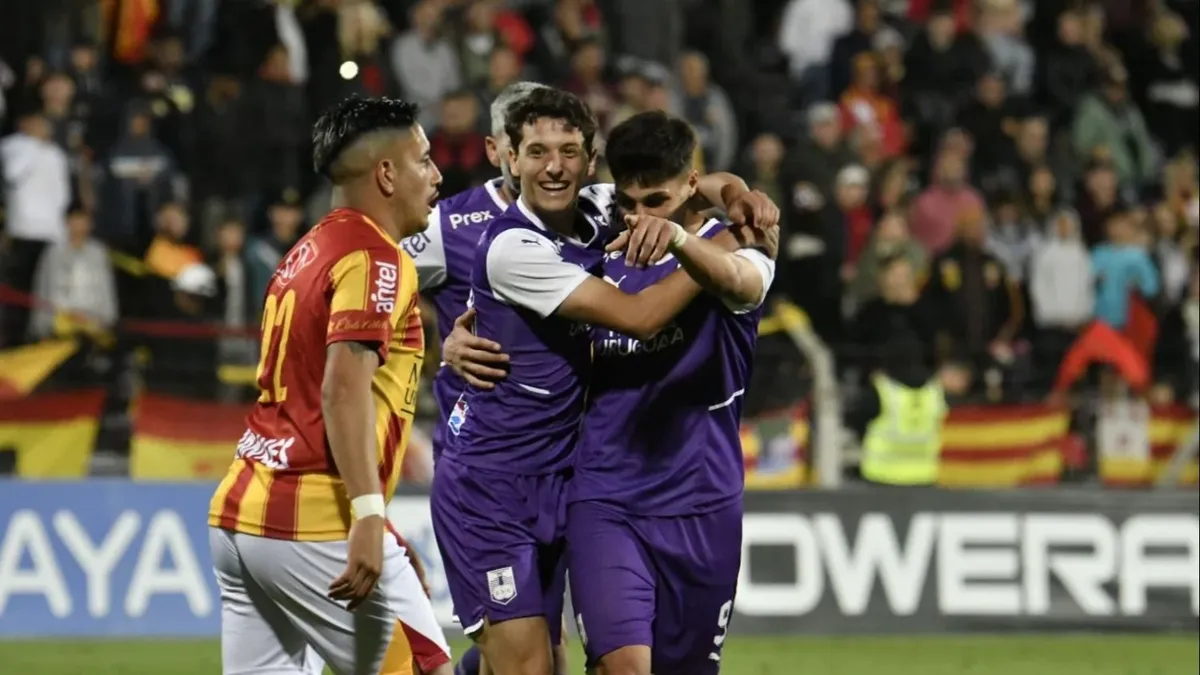 Defensor Sporting derrotó a Progreso y definirá la Copa AUF Uruguay con