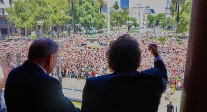 Javier Milei y Edmundo González Urrutia, en el balcón de la Casa Rosada.