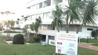 Fachada del edificio en la Parada 33 de la Mansa, en Punta del Este