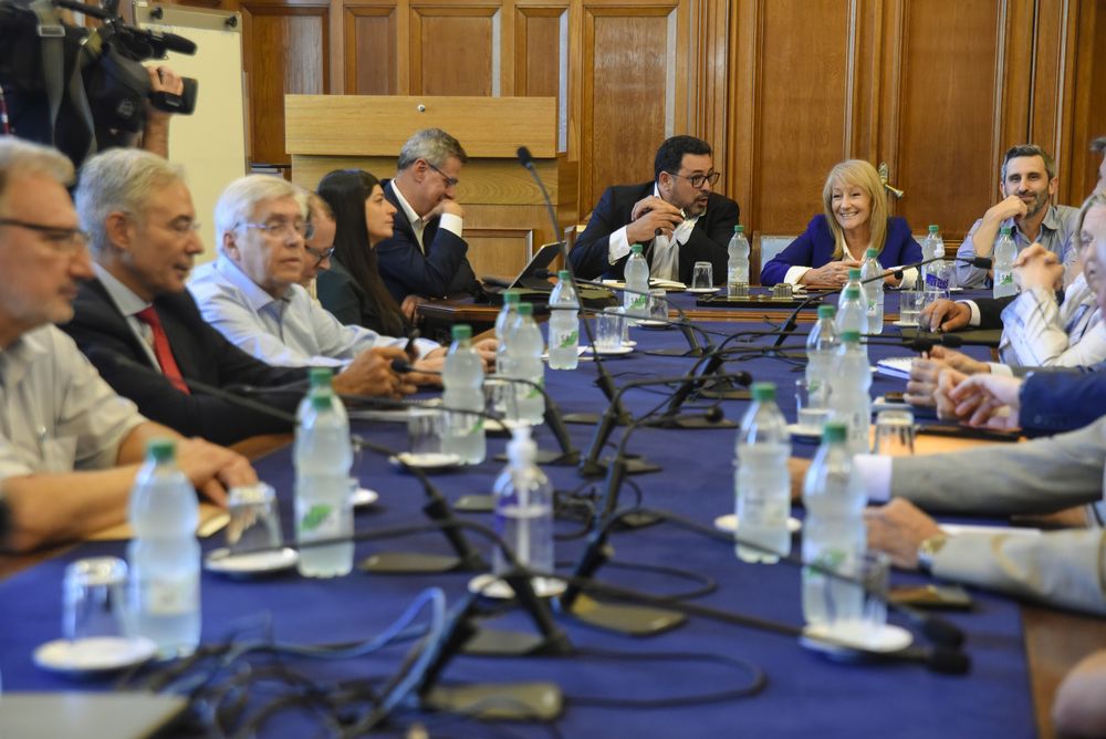 La reunión se realizó en el Parlamento