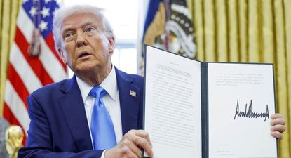 Cómo Trump intenta ampliar sus poderes presidenciales generando el riesgo de una crisis constitucional