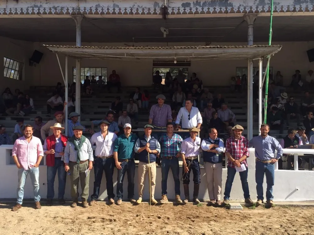 La venta contó con el martillo de Zambrano & Cía.