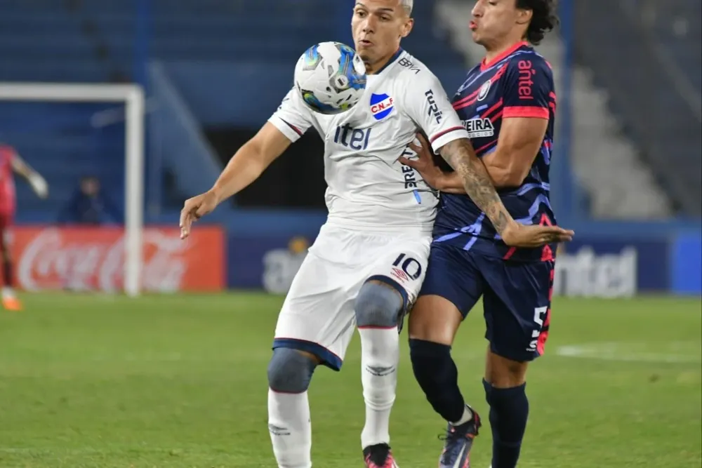Nacional visita a Cerro Largo