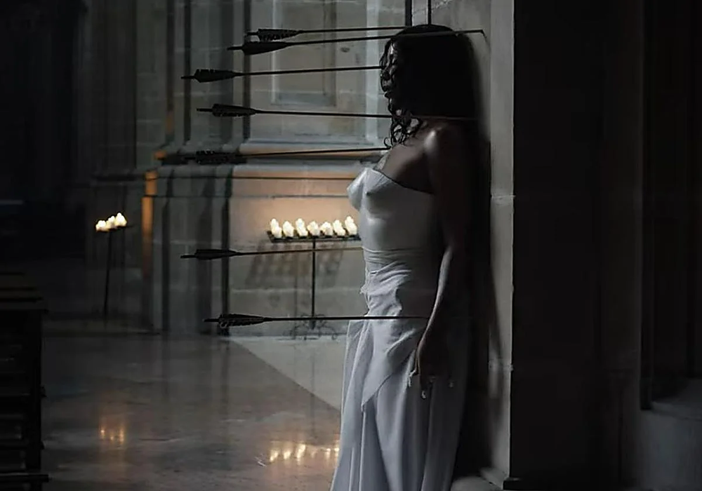 La rapera Tokischa fue denunciada por grabar semidesnuda en una basílica de San Sebastián.