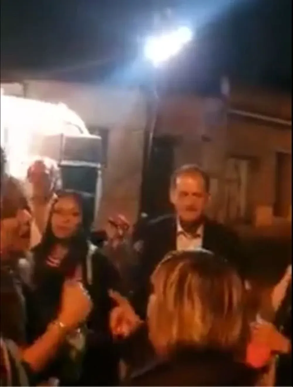 Captura de pantalla del tweet por @santiroldan1_