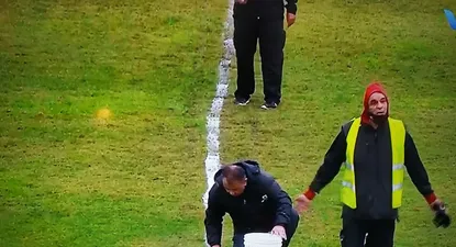 La línea central se repintó a mano
