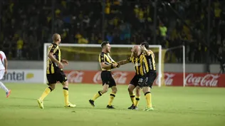 Nandez celebra la apertura ante Danubio