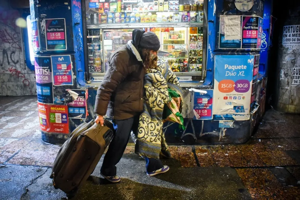 El Mides y el Ministerio del Interior realizan operativos conjuntos para asistir a las personas en situación de calle durante la ola de frío polar