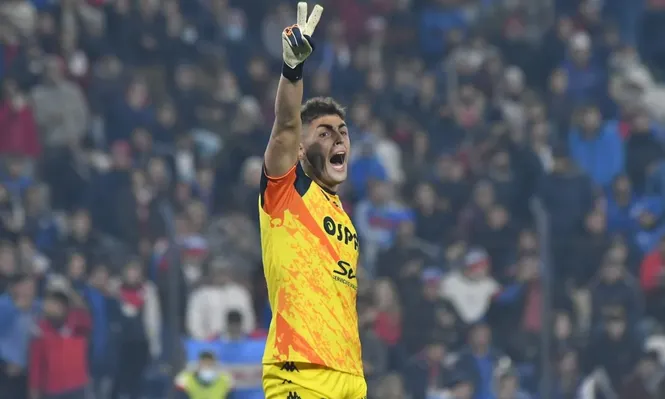 Santiago Mele se destacó más allá de sus atajadas