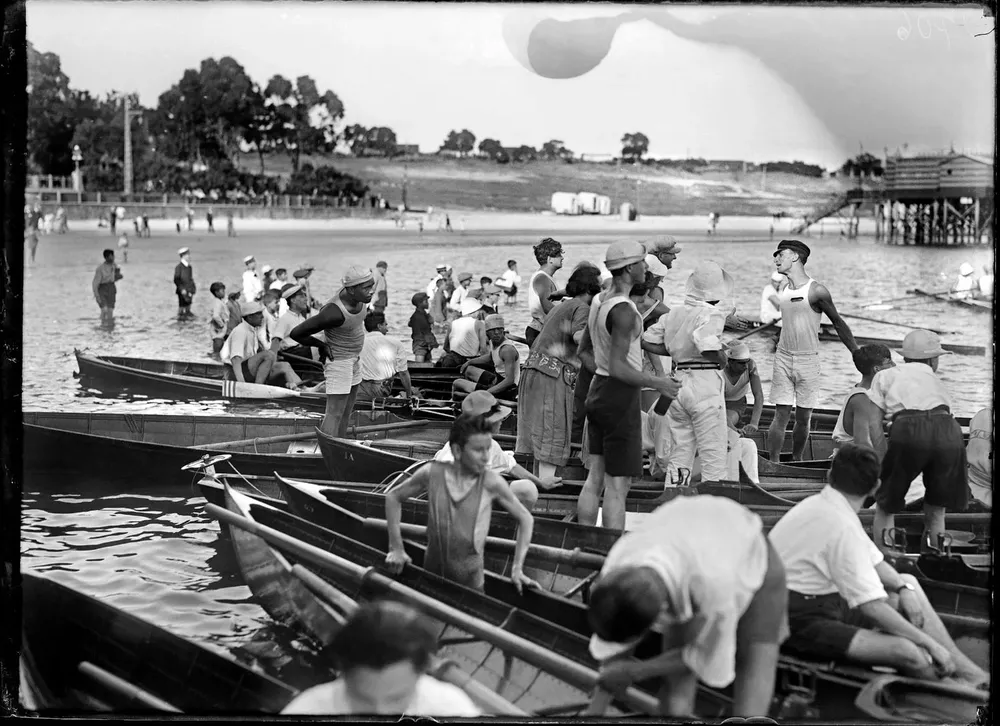 Regatas en la playa Capurro. Año 1921.