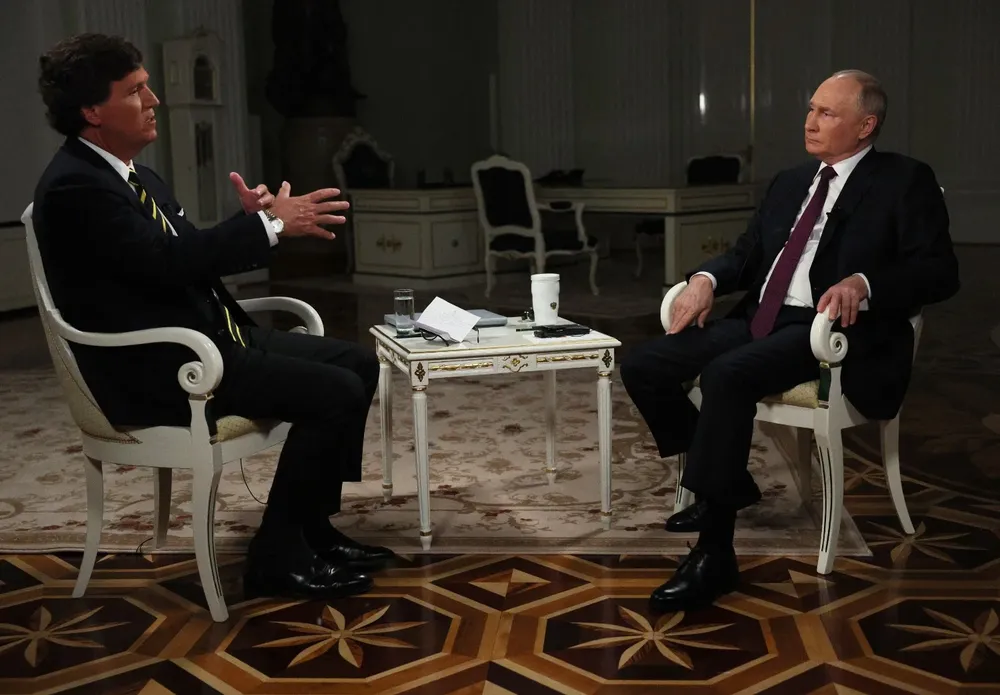 Tucker Carlson entrevistó a Putin en el Kremlin en la primera nota dada por el mandatario ruso a un periodista occidental en los últimos años.