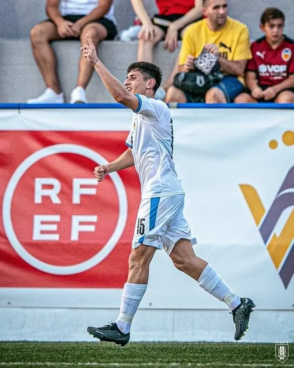Ignacio Sosa celebra su gol para Uruguay ante Valencia que le dio la clasificación a la final de LAlcudia