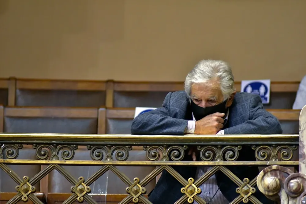 Archivo. José Mujica en las barras de la Cámara de Diputados durante el homenaje al PCU por sus 100 años