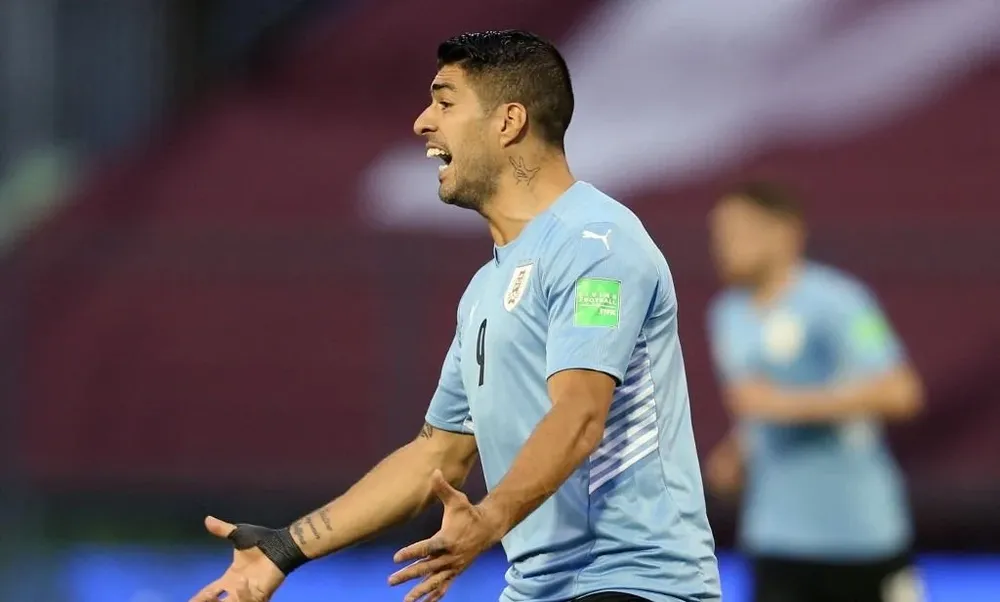 Suárez y uno de sus reclamos