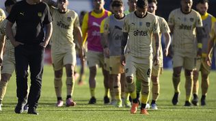 Los jugadores de Peñarol y Diego Aguirre se retiraron con cabeza gacha tras no poder ganarle a Liverpool por el Torneo Clausura