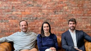 Arthur Silva, fundador de Zest; María Noel Hernández, directora de Wealth Management en Zest; y Rodolfo Bastos, director internacional de XP Investments US