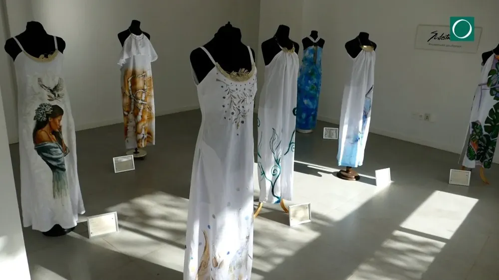 Los vestidos en subasta