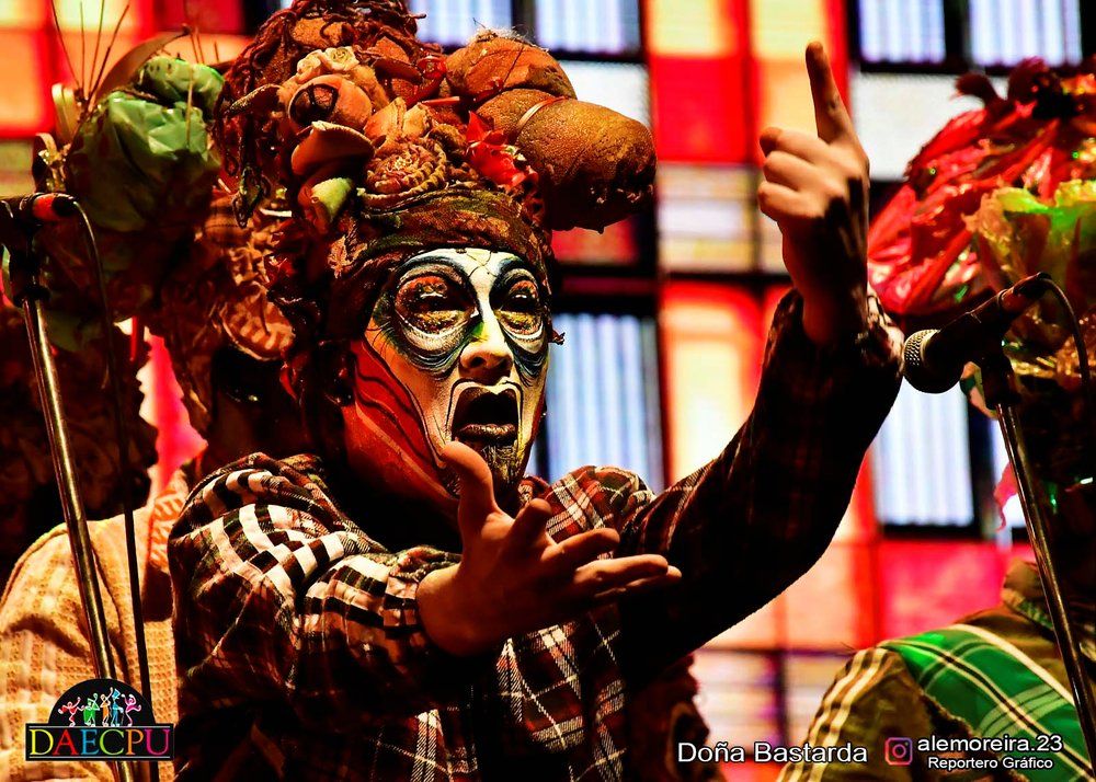 Concurso de Carnaval: integrante de la murga Doña Bastarda.