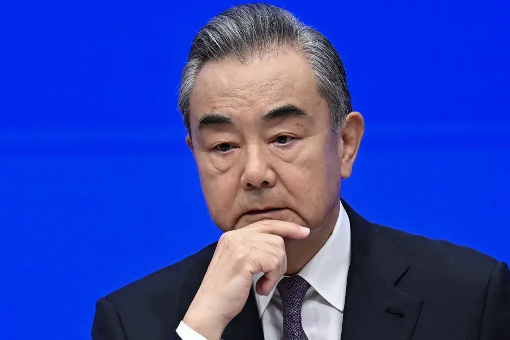 Wang Yi dijo que China se opondrá a la expansión desenfrenada de las alianzas militares y a la reducción del espacio de seguridad de otros países.