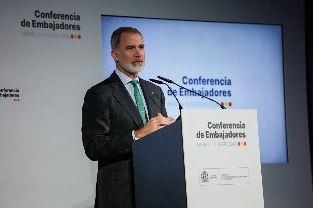 El Rey Felipe VI clausura la segunda y última jornada de la VIII Conferencia de Embajadores, en la sede del Ministerio de Asuntos Exteriores, Unión Europea y Cooperación