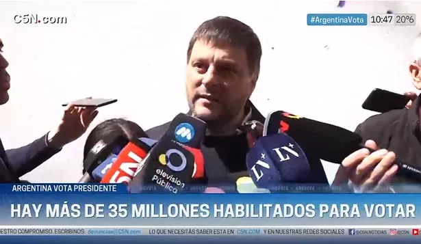 Votó Leandro Santoro