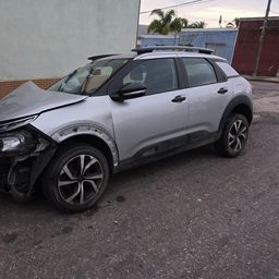 Mujer atropellada por Rafael Villanueva salió de CTI; abogado mostró imágenes de cómo quedó el auto