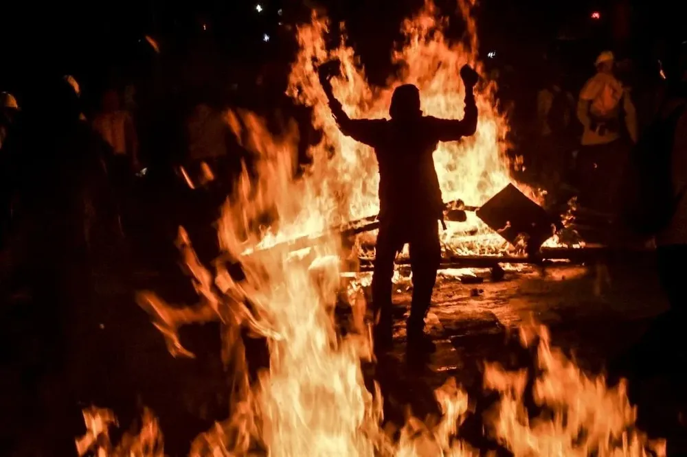 Las protestas en Colombia obligaron al gobierno a dar marcha atrás con la reforma impositiva