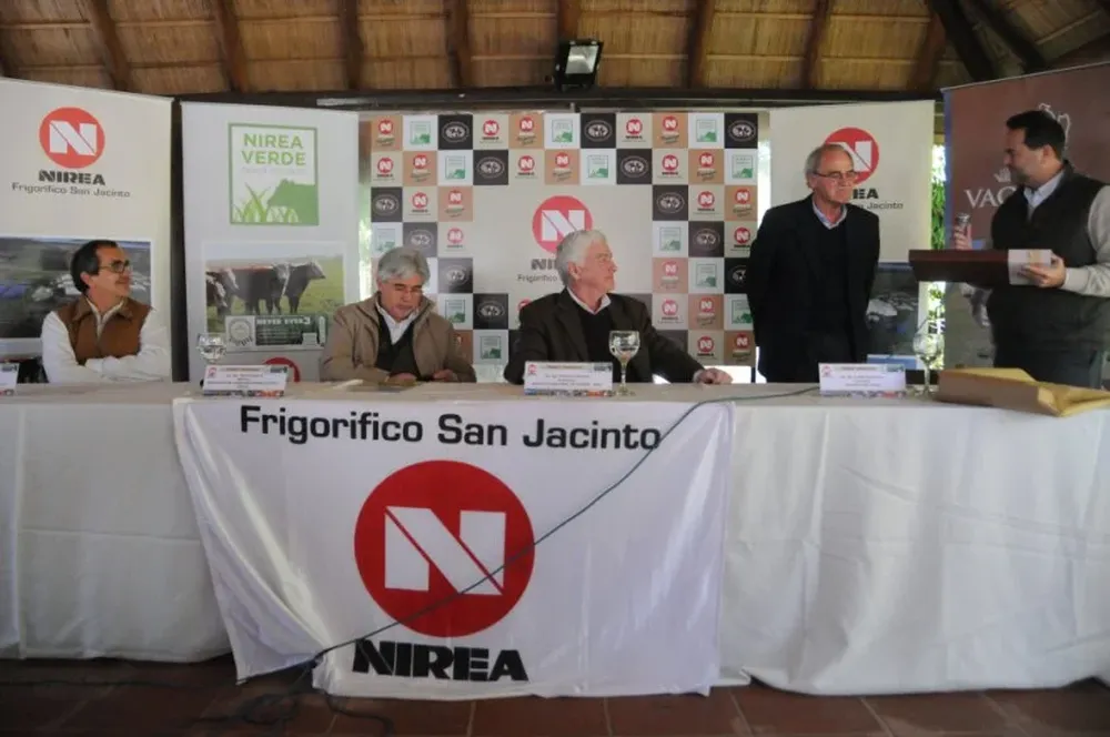 La cadena cárnica y el MGAP en el primer embarque de carne natural certificada para EEUU