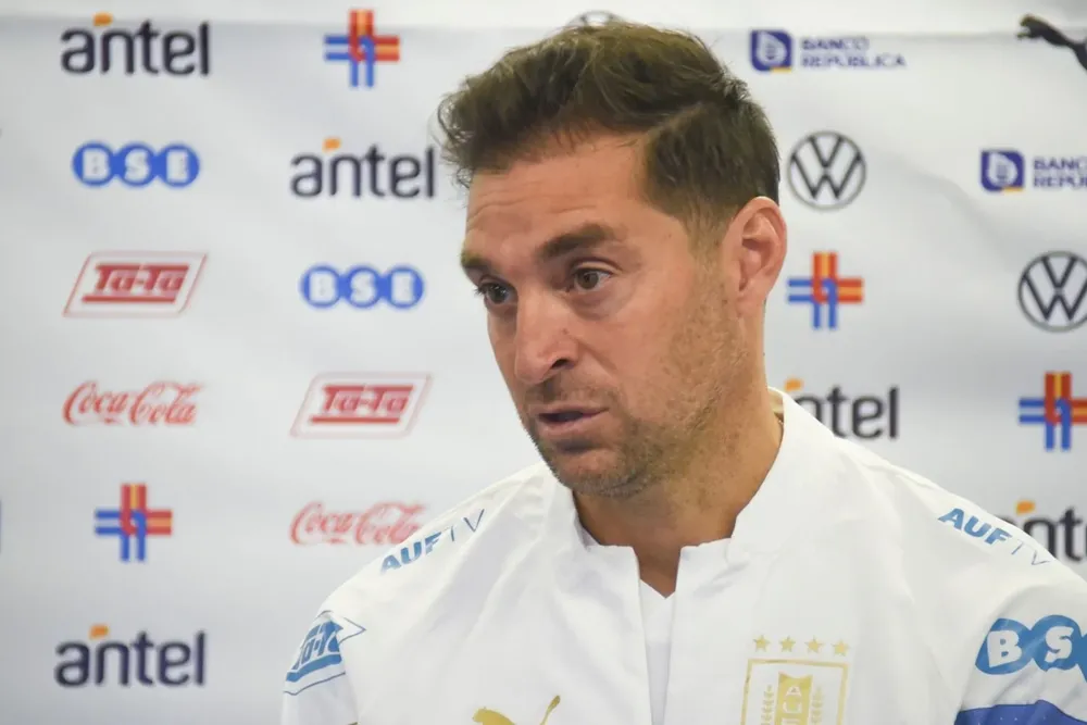 Diego Alonso en el Complejo Celeste