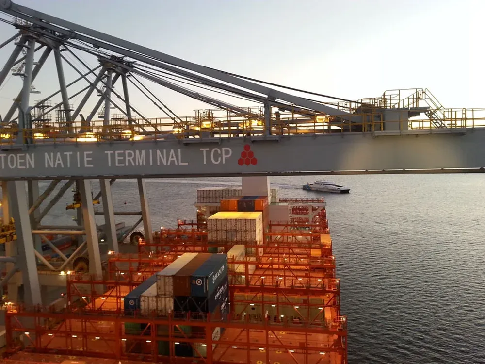 El puerto siente los efectos de medida argentina