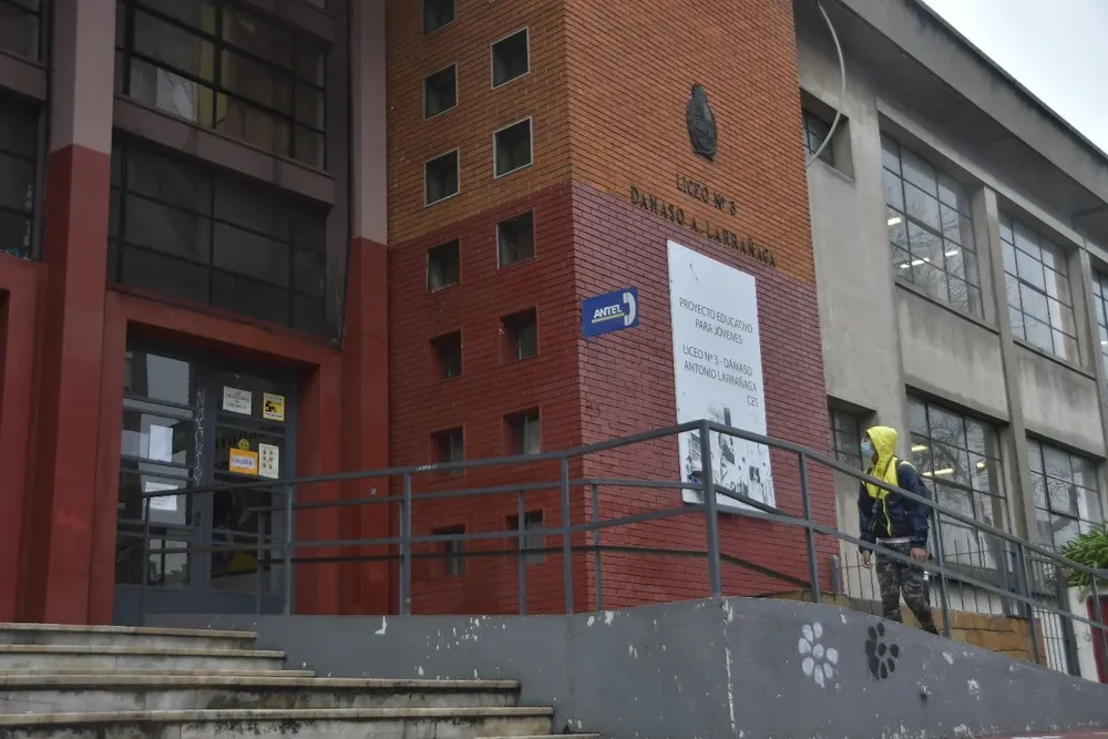 Los estudiantes pueden fijarse en qué liceo quedaron inscriptos