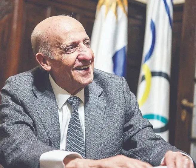 Julio César Maglione en su época como presidente del Comité Olímpico Uruguayo