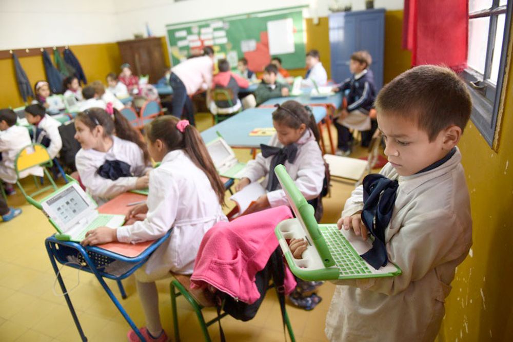 La tecnología está instalada en los colegios.
