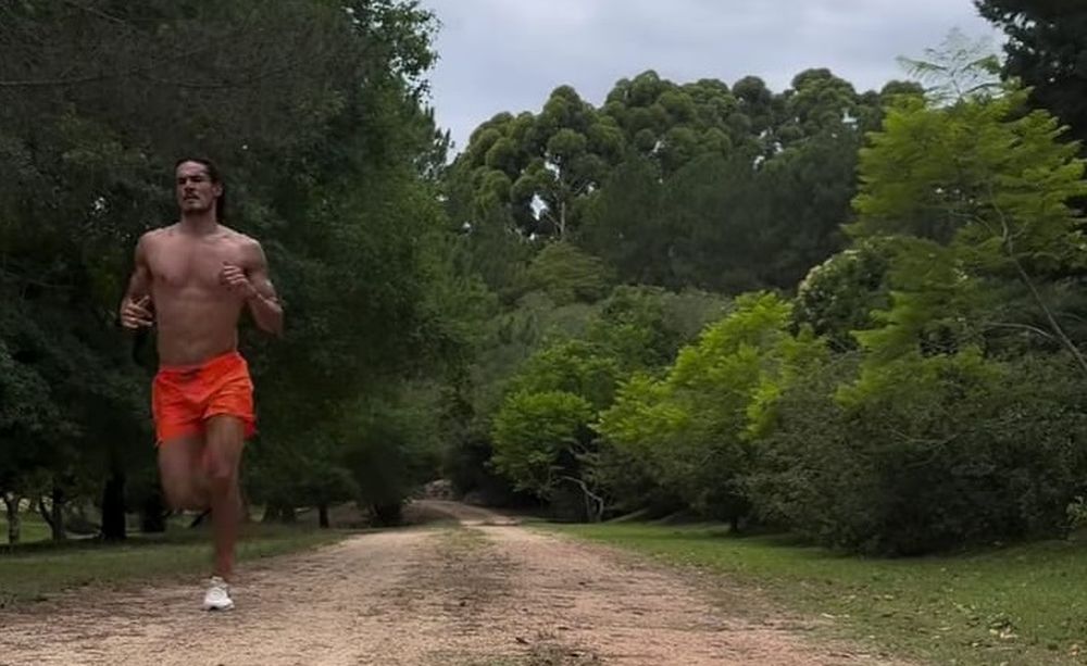Cavani entrena en sus vacaciones