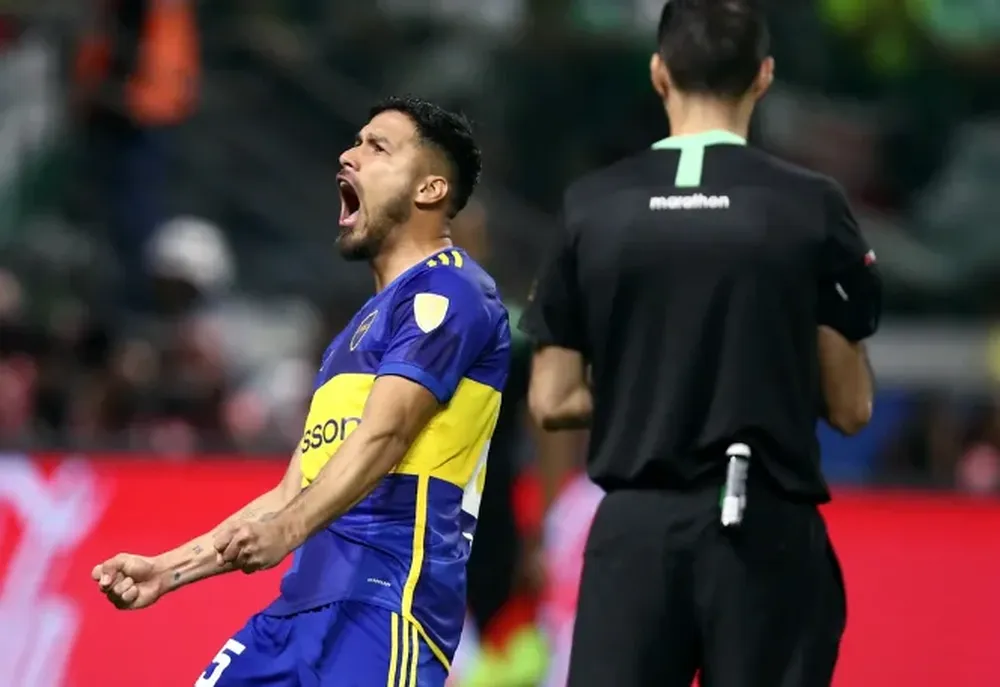 Boca enfrenta a Tigre en un partido por la Copa de la Liga
