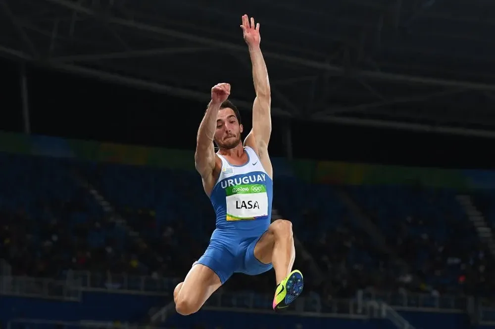 Emiliano Lasa en Londres a puro salto; el uruguayo consiguió un hito histórico.