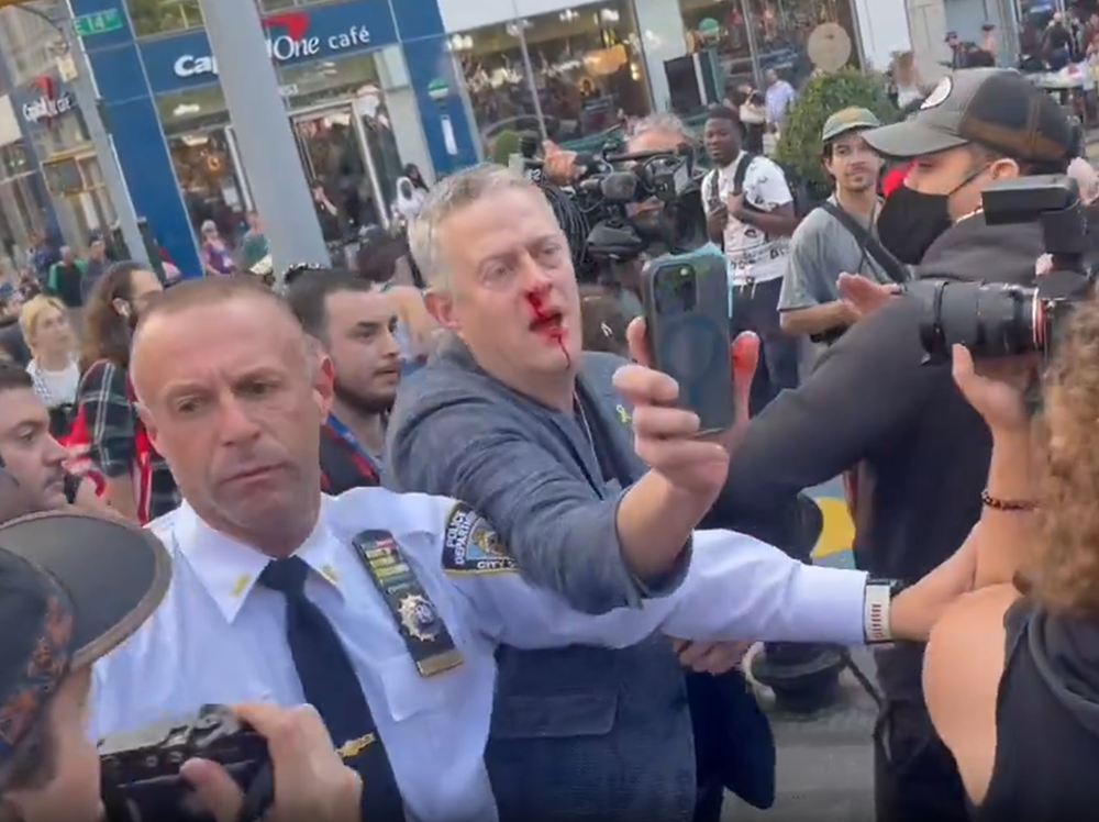 El dirigente del Paritdo Demócrata ,Todd Richman, fue agredido por militantes antiisraelíes