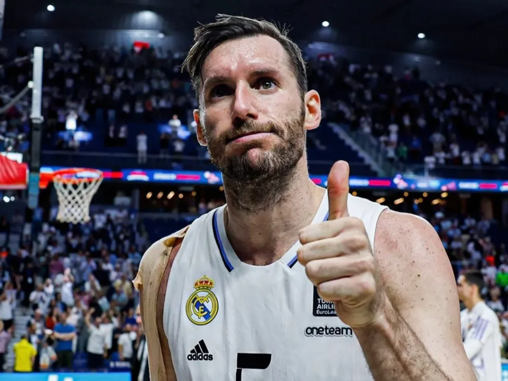 Se retira Rudy Fernández.