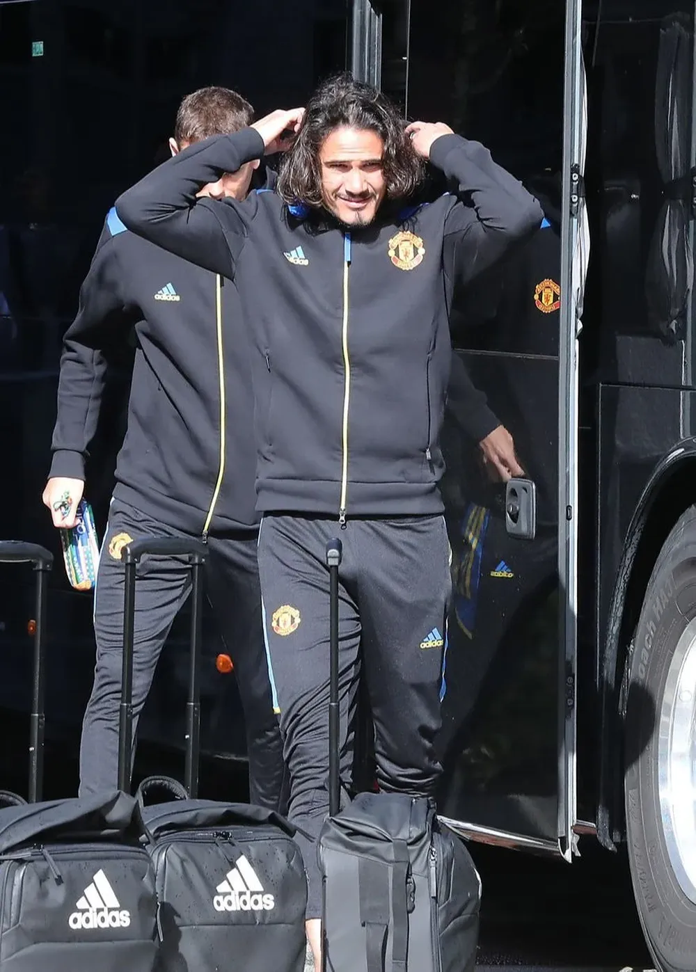 Cavani llegando al hotel de concentración