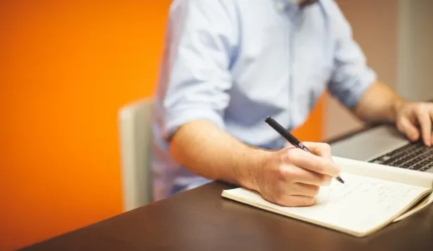 Los tres minutos de oro para conseguir un empleo